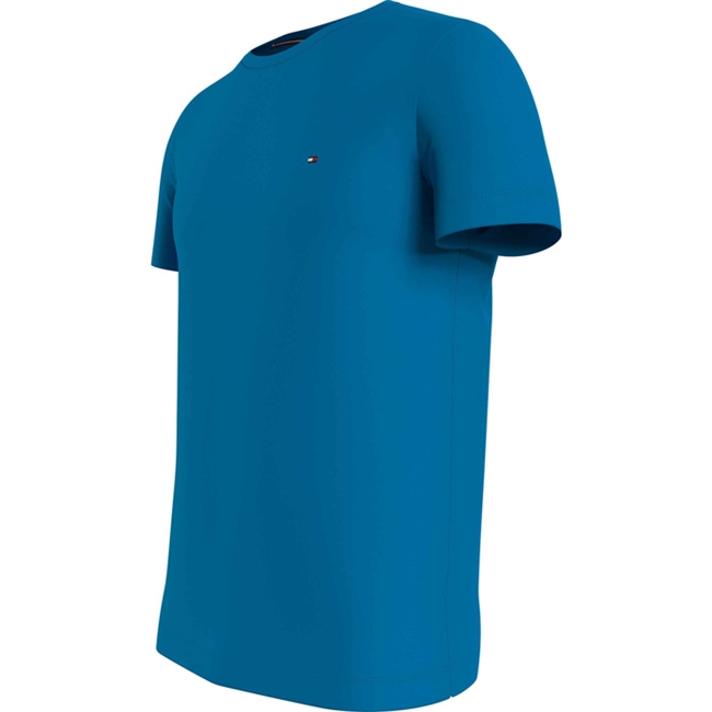 Flot Klar Blå Basis T-Shirt fra Tommy Hilfiger med stræk.