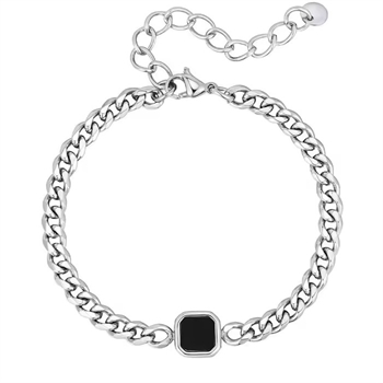 Sølvfarvet Armbånd med Sort Vedhæng