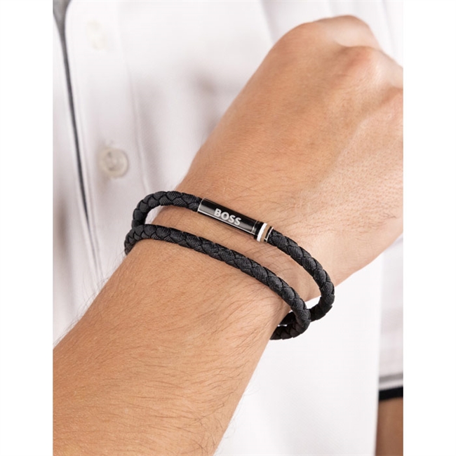 Pænt sort dobbelt læder armbånd fra BOSS