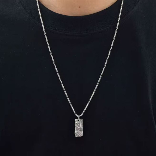 Axel Halskæde med Sølvtonet vedhæng