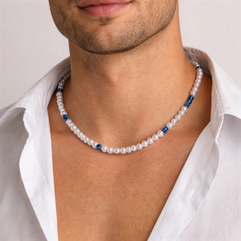 Perlehalskæde med hvide & blå perler