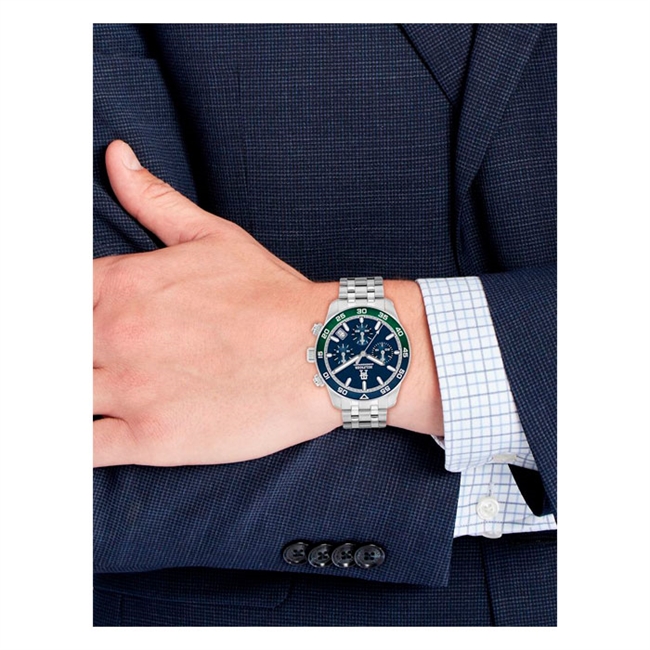 Lækkert sølvtonet quartz ur fra Tommy Hilfiger med blå skive
