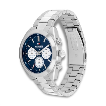 Moderne sølvfarvet quartz ur fra Tommy Hilfiger med pæn navy skive