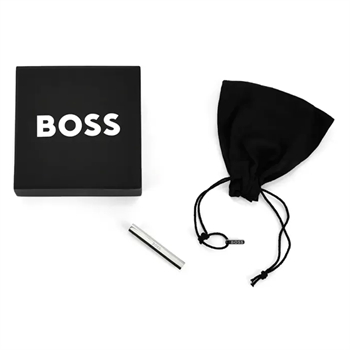 Lækker slipsenål i sølvtone med logo fra BOSS