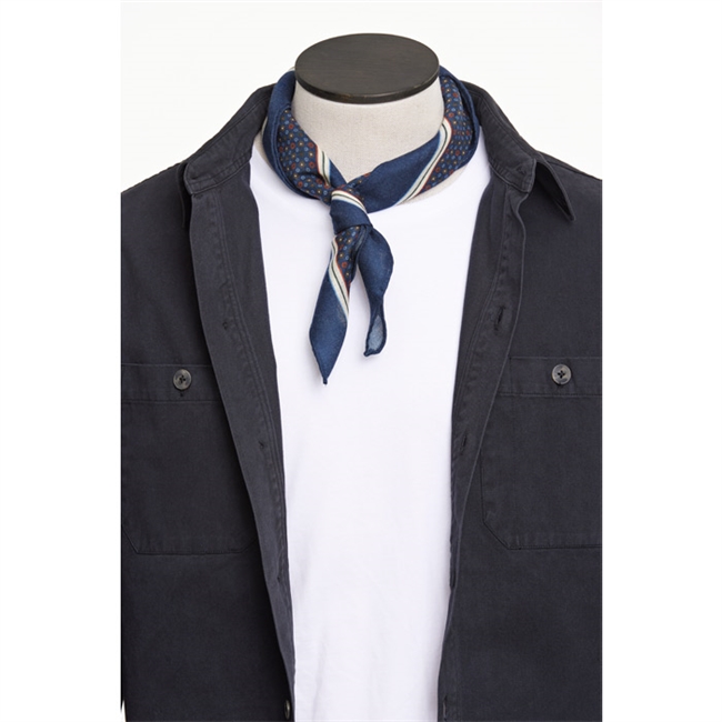 Moderne mønstret bandana i navy fra Lindbergh