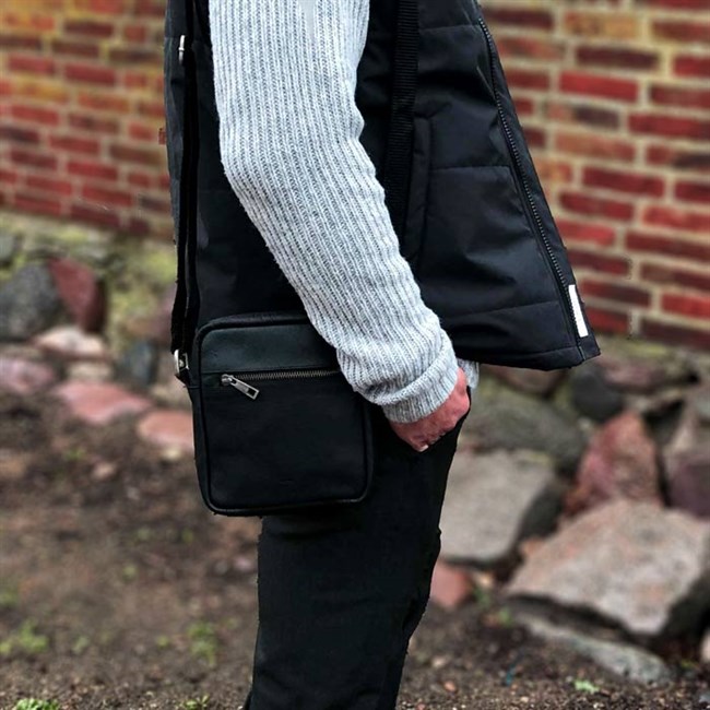 Still Nordic Clean Zip Small Messenger Taske Sort