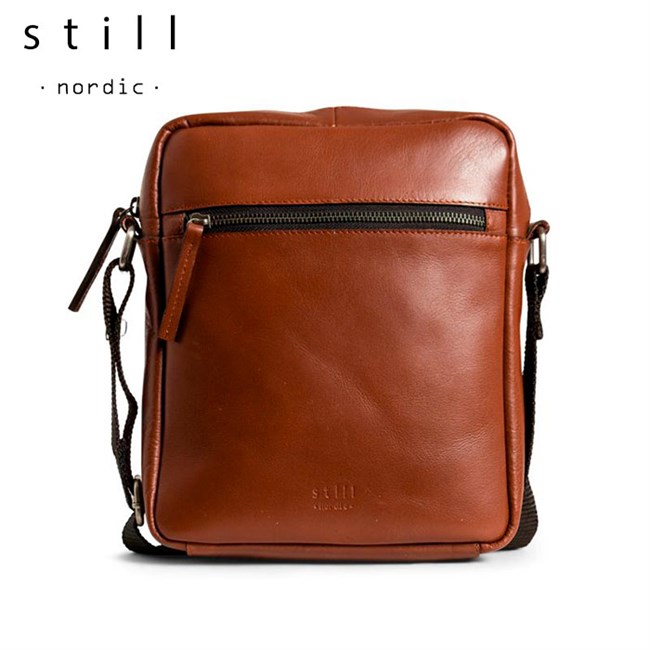 Still Nordic Clean Zip Messenger Taske Cognac