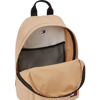 Smart sand farvet rygsæk fra Tommy Hilfiger.