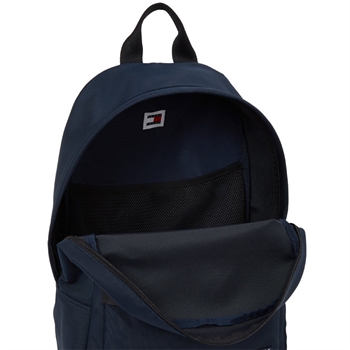 Lækker blå rygsæk fra Tommy Hilfiger.