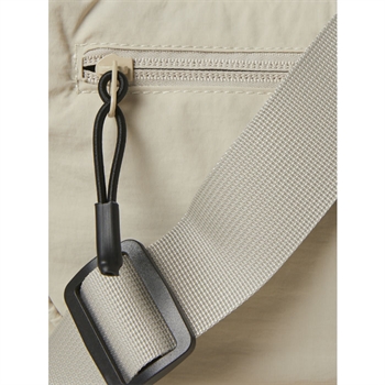 Klassisk og moderne bæltetaske i beige fra Jack & Jones