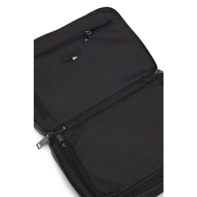 Lækker toilettaske i sort med logo fra BOSS