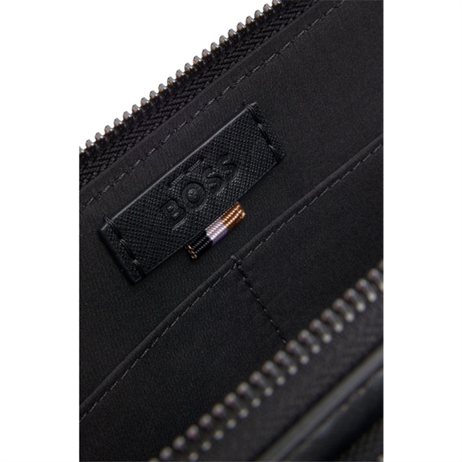 Moderne crossover taske i sort med logo fra BOSS