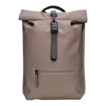 Moderne rolltop rygsæk i brun fra RAINS
