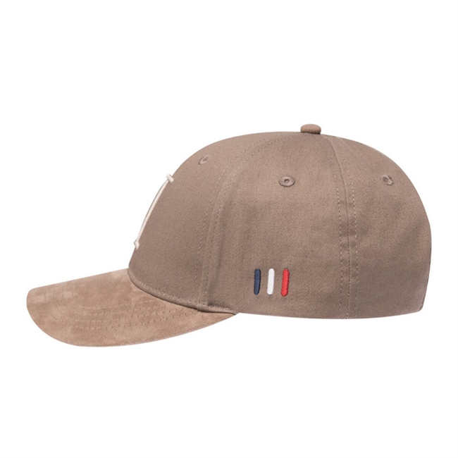 Lækker logo suede cap i brun fra Les Deux.