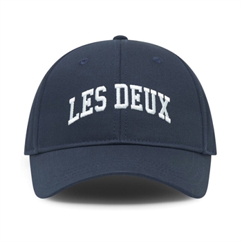 Smart cap i navy fra Les Deux