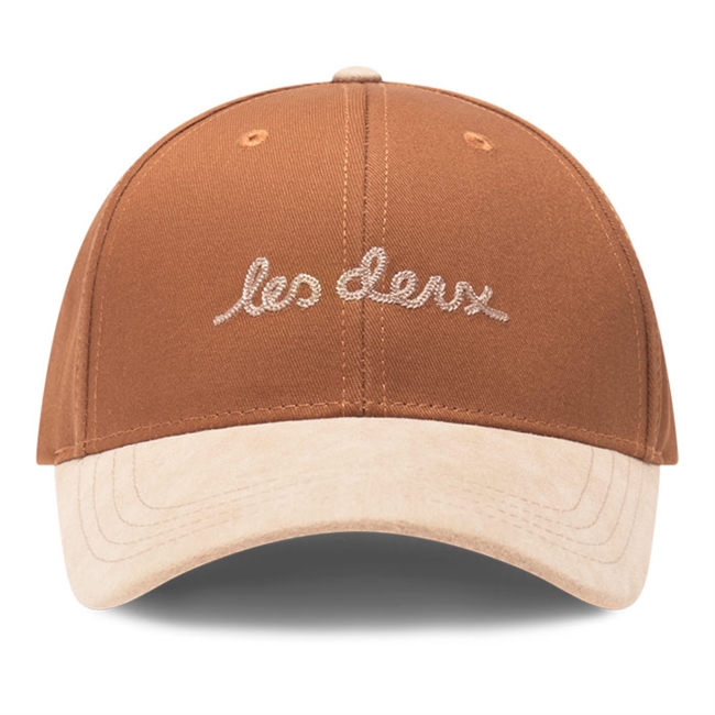 Lækker brun / beige cap fra Les Deux med broderi