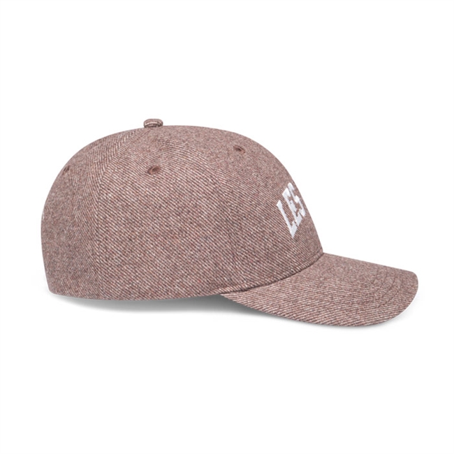 Moderne grå baseball cap fra Les Deux med broderet logo i fronten