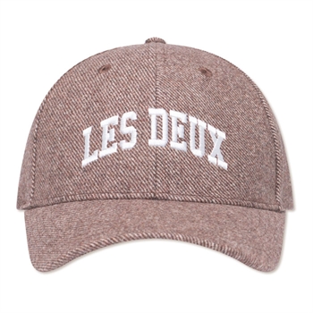 Moderne grå baseball cap fra Les Deux med broderet logo i fronten