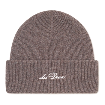 Pæn grå beanie fra Les Deux med broderet logo i fronten
