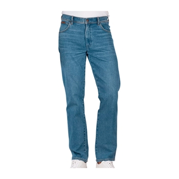 Stilrene jeans i lyseblå fra Wrangler