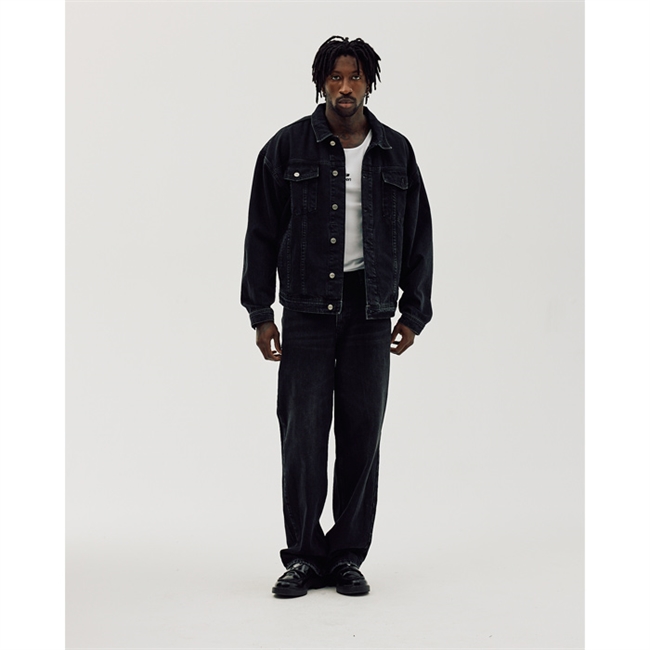 Moderne oversized denim jakke i sort fra Bareen