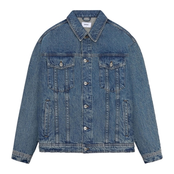 Moderne oversized denim jakke i støvet blå fra Bareen