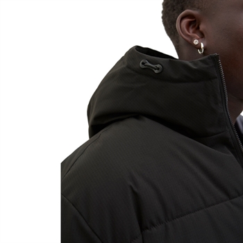 Lækker og behagelig puffer jakke i sort fra Jack & Jones