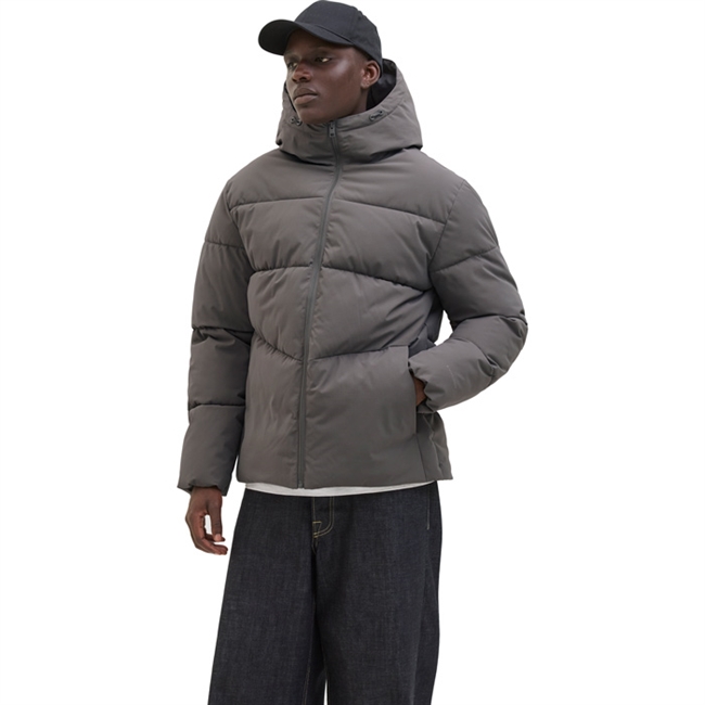 Lækker og behagelig puffer jakke i grå fra Jack & Jones