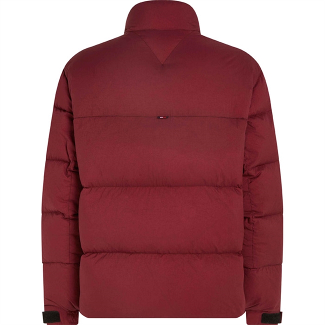 Smart Rød Dunjakke fra Tommy Hilfiger.