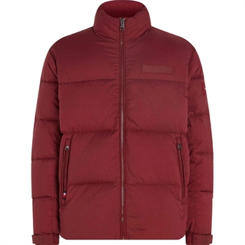 Smart Rød Dunjakke fra Tommy Hilfiger.