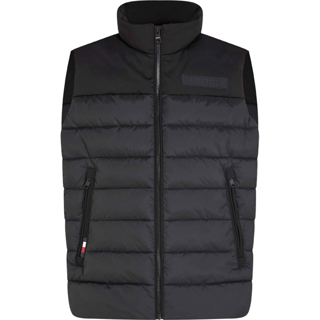 Smart og lækker Puffer-Vest fra Tommy Hilfiger i Sort.