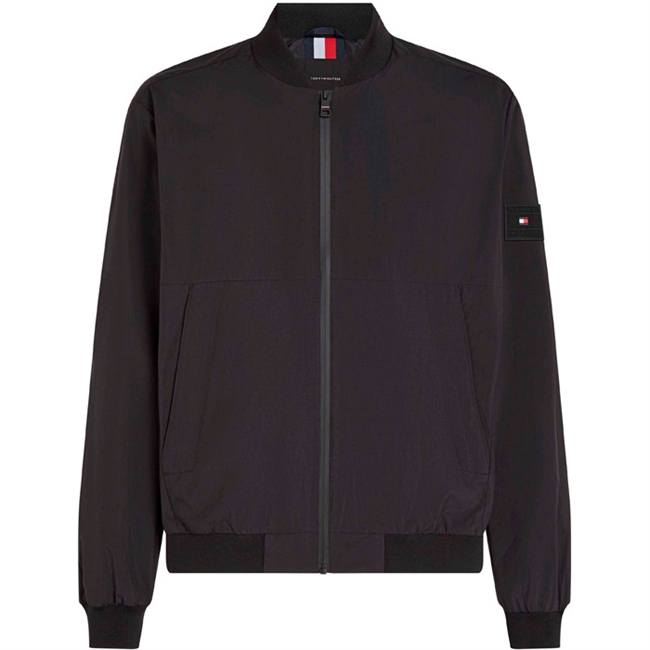 Flot let forårs jakke i sort fra Tommy Hilfiger.