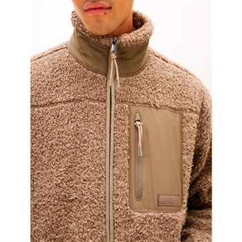 Moderne teddy jakke i brun fra Tommy Hilfiger