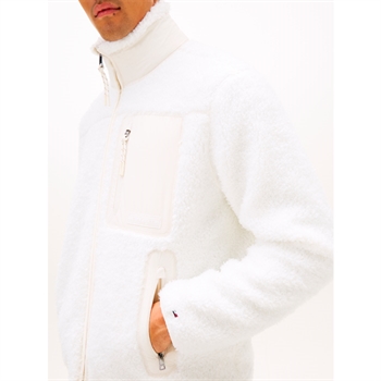 Moderne teddy jakke i off white fra Tommy Hilfiger