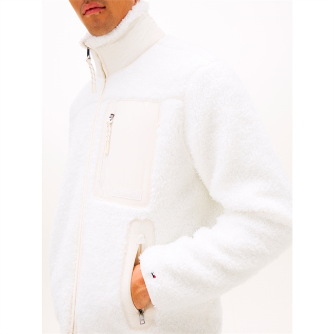 Moderne teddy jakke i off white fra Tommy Hilfiger