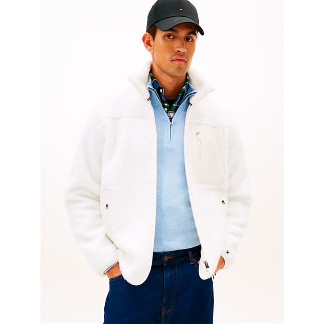 Moderne teddy jakke i off white fra Tommy Hilfiger