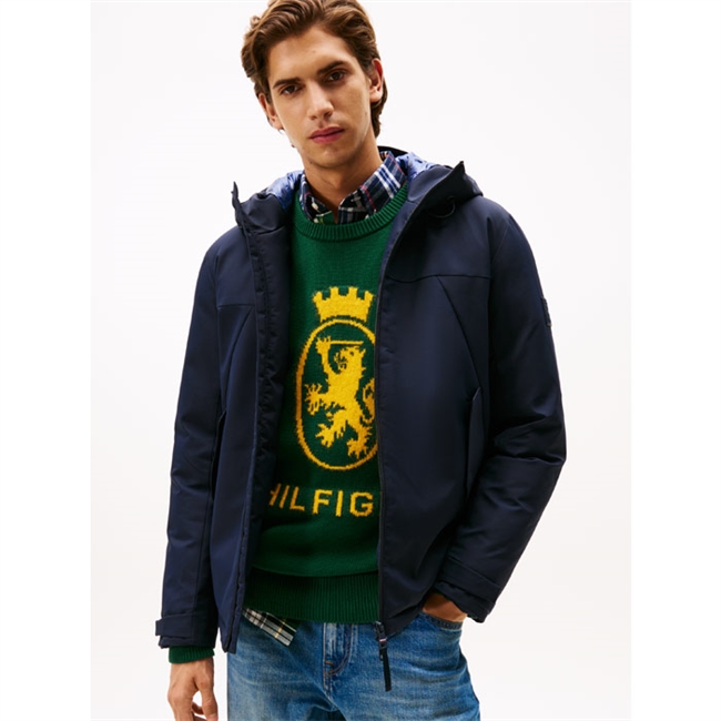 Pæn og stilren tech jakke i blå med hætte fra Tommy Hilfiger 