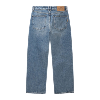 Moderne loose fit jeans i støvet blå fra Bareen