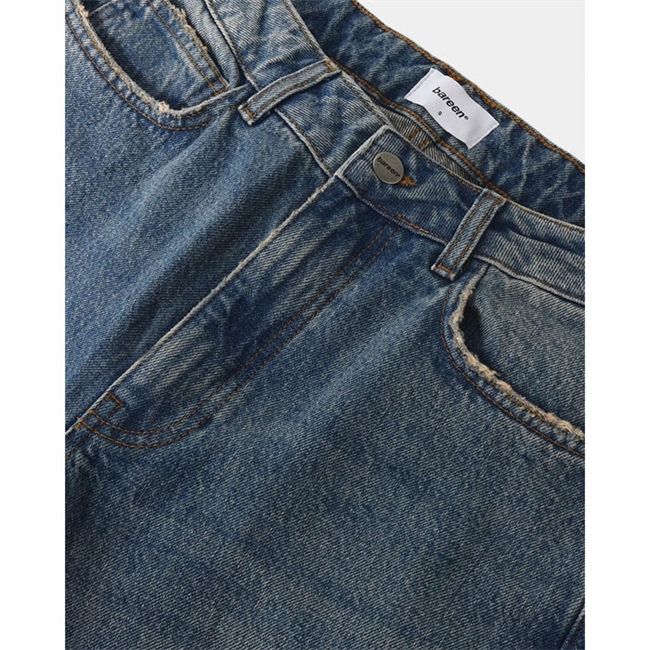 Moderne loose fit jeans i støvet blå fra Bareen
