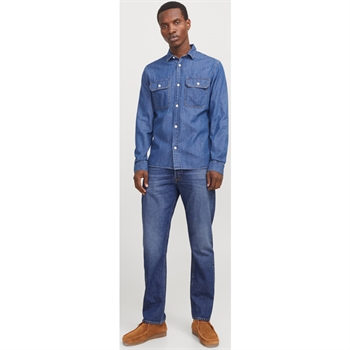 Smarte relaxed fit jeans i blå fra Jack & Jones 