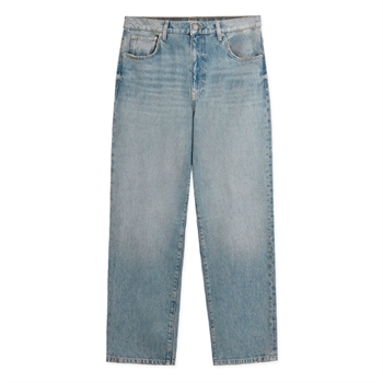 Moderne relaxed fit jeans i støvet blå fra Woodbird