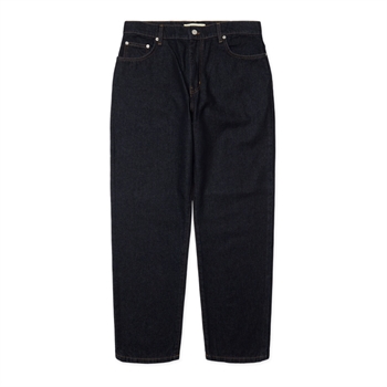 Stilrene loose fit jeans i rå blå fra Woodbird