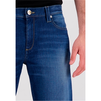 Lækre tynde sommer jeans med let vask i blå fra Alberto.