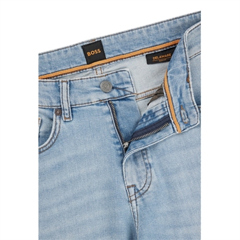 Flot lyseblå slim fit jeans fra BOSS.