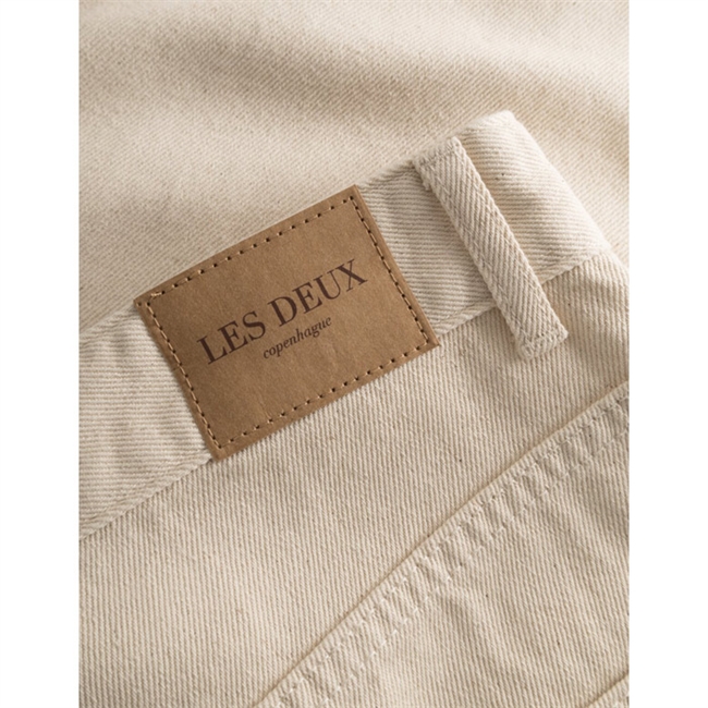 Lækre beige farvede jeans fra Les Deux.