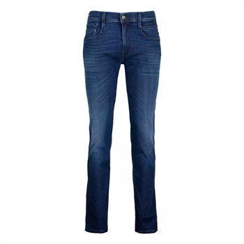 Lækre mørkeblå jeans fra Replay med deres velkendte Hyperflex Cloud og gode vaskede detaljer