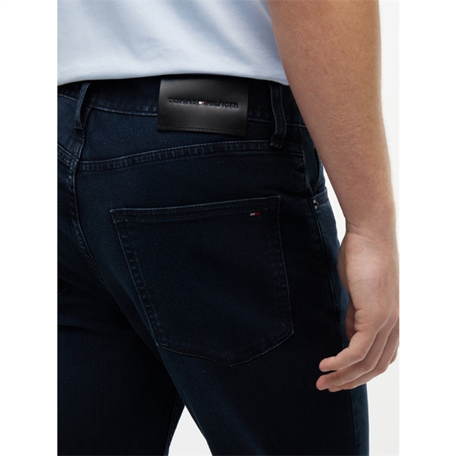 Stilrene straight fit jeans i blåsort fra Tommy Hilfiger