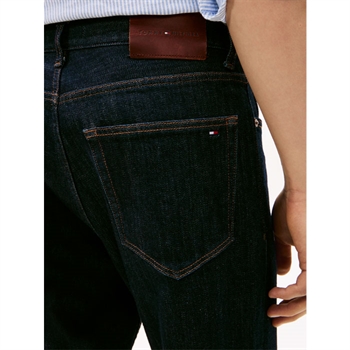 Stilrene regular fit jeans i mørkeblå fra Tommy Hilfiger