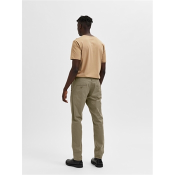 Sandfarvet stretch chinos fra Selected