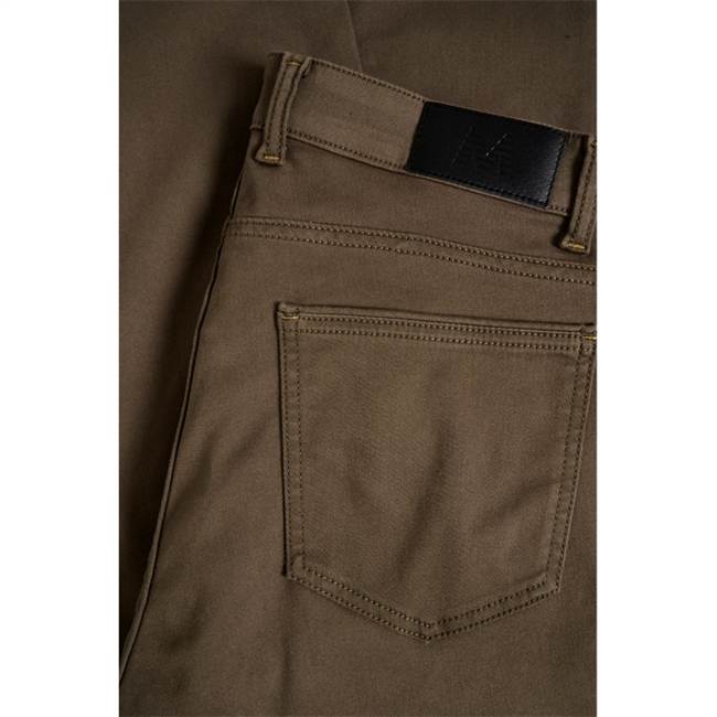 Lækre brune bukser fra Matinique med stræk.